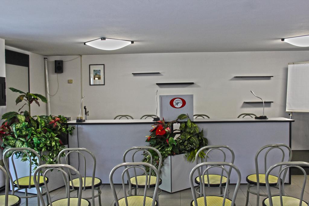 Park Hotel Castrocaro Terme Bagian luar foto